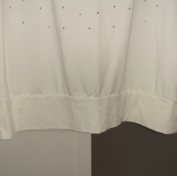 White shirt with silver sparkles, faux fur, womens size small - Picture 9 of 11